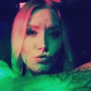 Meet your Posher, Hallie